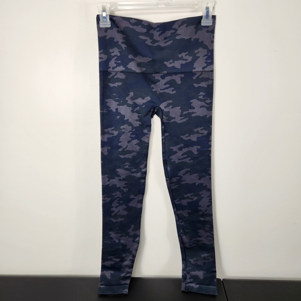 NWT SPANX Look At Me Now Seamless Leggings Gray Blue Camo Size M - Picture 2 of 10